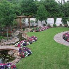 poud-and-yard-valencialawn-4